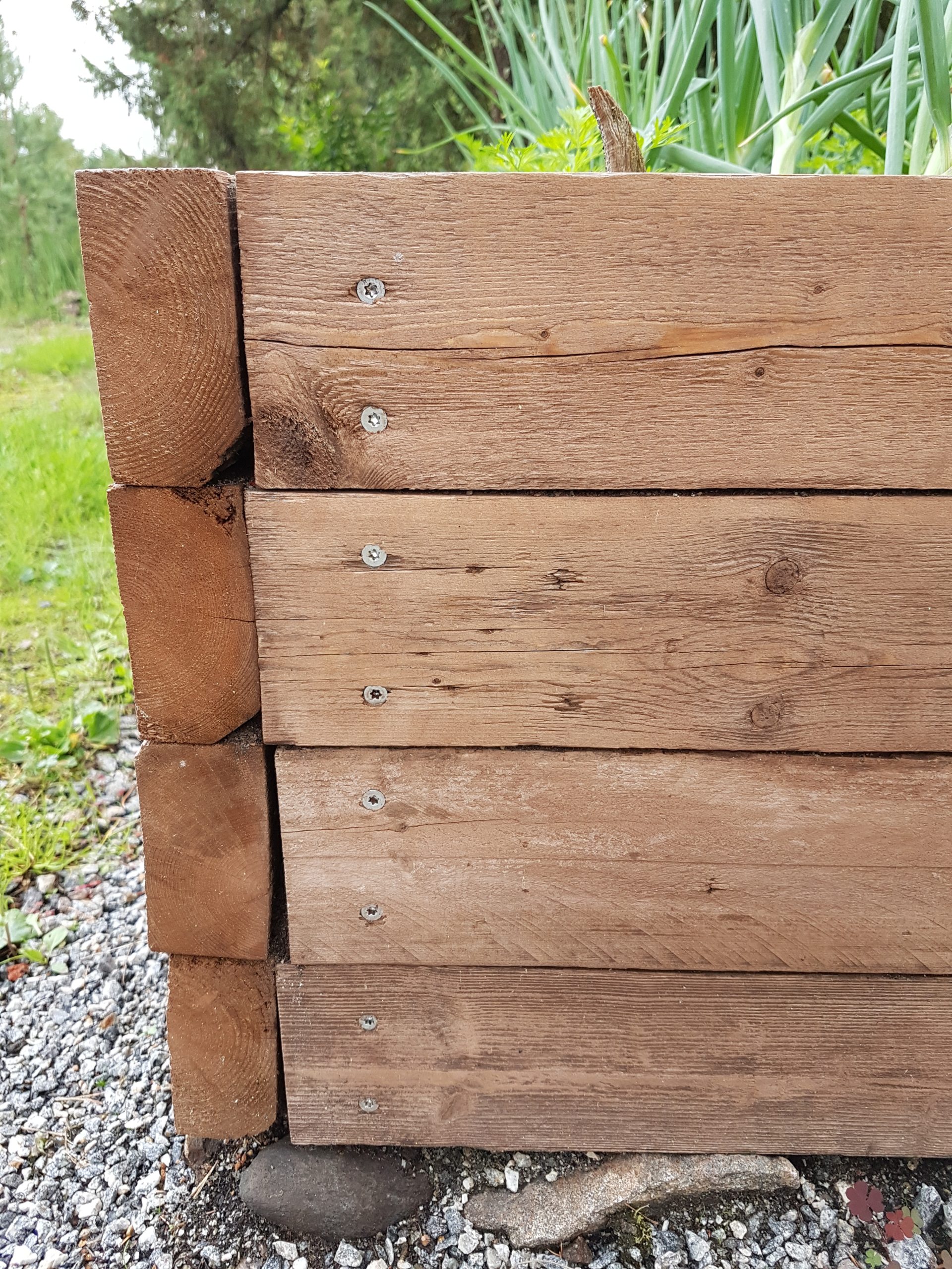 DIY Kasvatuslaatikot sahatavarasta: 2 kokoa